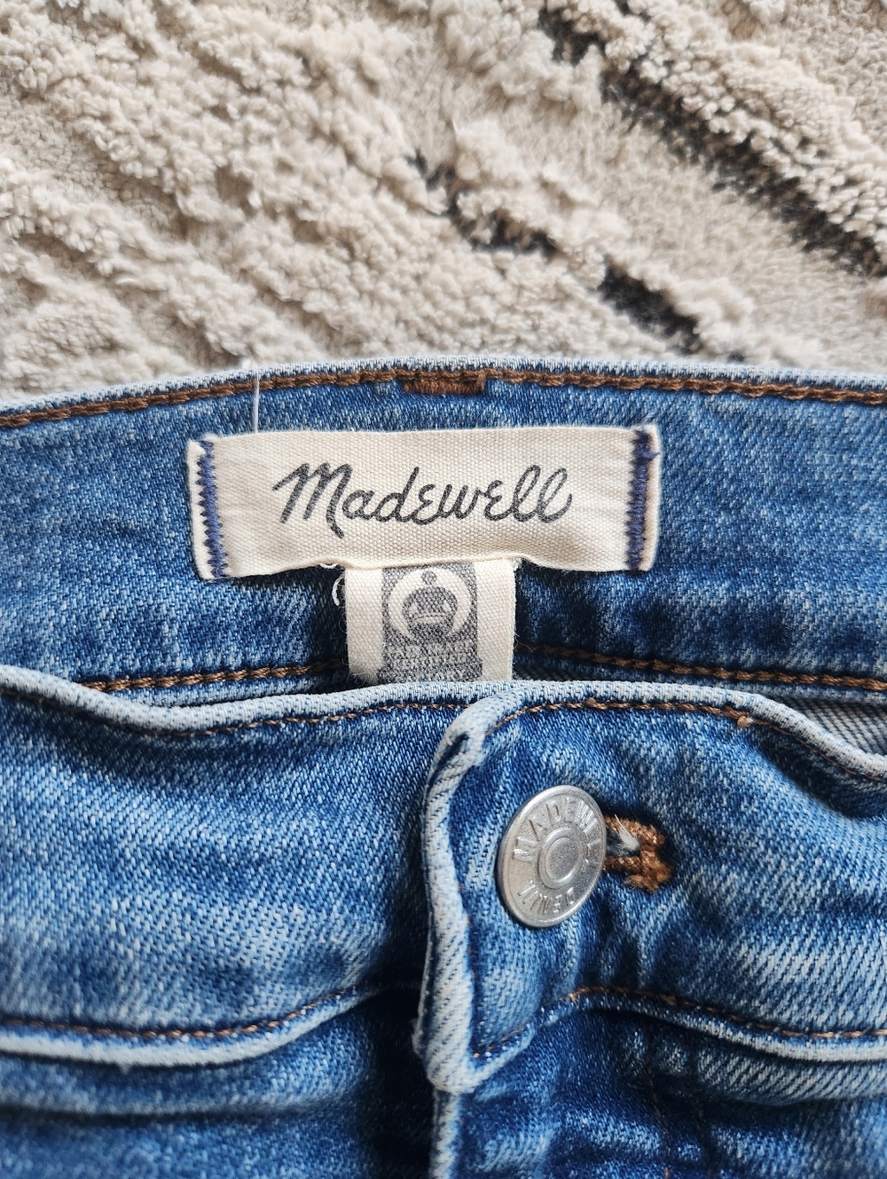 Madewell Mid Rise Kick Out Jeans - Picture 3 of 5